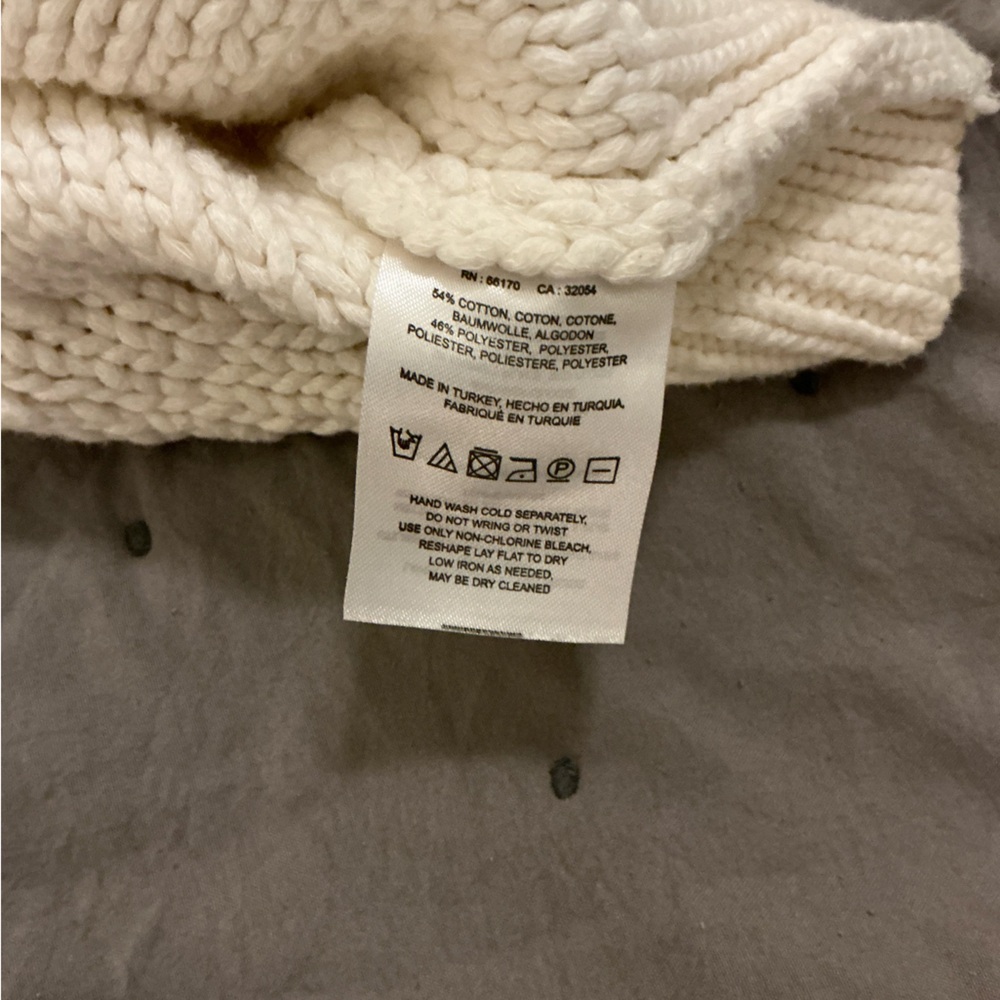 Knitted & Knotted Women’s Ivory Classic Elegant Sweater Size Small - Picture 13 of 14